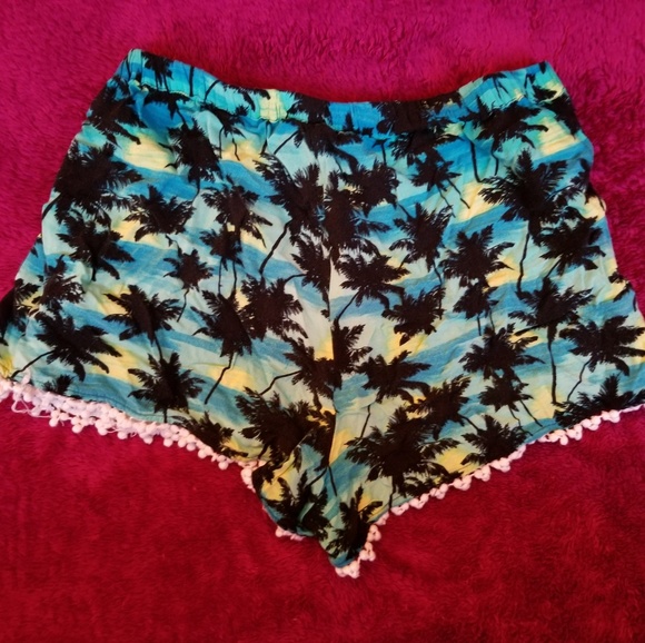 Bongo beach shorts! - Picture 2 of 2